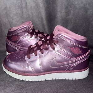 Air Jordan 1 Mid SE GS 'Pink Rose'